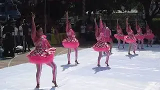 Какие то пляски в Бангкокской школе