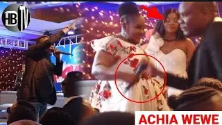 VIDEO: BABA LEVO akimvamia mama ZUCHU Jukwaani, ampokonya MIC na kuzima MZIKI mbele ya ZUCHU.
