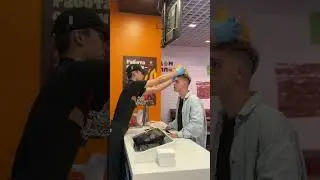 Мне соус не положили...