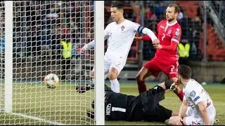This is how Ronaldo stole Jota's goal 🙉🙊🙈