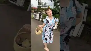 Ketika bule pake daster pertama kali🤣🤣