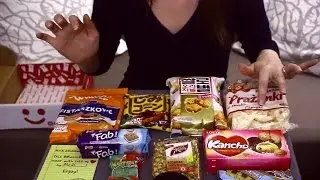 🍭 Unboxing Munchpack 🍬 Tasting Cookies, Chips, Crispy & Hard Candies