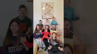 когда вы - большая семья) Сложно всех собрать в одном месте))) 