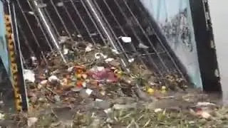 इस मशीन की भारत में सख्त ज़रूरत है
गंगा मात जी की सफाई के लिए
कृपया इसे ज्यादा से ज्यादा शेयर करें