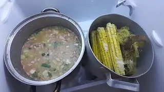 streaманий мукбунгало - окрошка на квасі, гаряча кукурудза, якийсь сумнівний крекер з куркою гриль.!