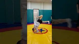 Tap mill вариация #breakdance #bboy #powertricks #powermove