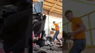 Ставим ступицу на фрейм каленный Фрейтлайнер ремонт шкворня | Freightliner