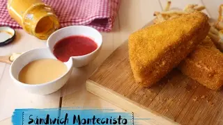 Sándwich Montecristo con Salsa de Queso y Fresas