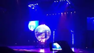 Top Gear Live 29.03.2014 /четыре  человека в шаре/