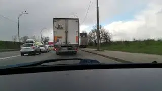 Академика Заболотного 31. Страшная авария. Грузовик врезался в столб. 27.04.2021