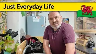 135. Busy Doing Nothing - Living Alone in Wales (October 2024)