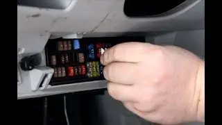 Replace fuse No. 29 injection car Skoda Fabia