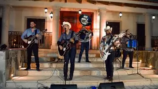Los Bisnietos - Popurrí Ven Porque Te Necesito / El Que Sigue De Mi / Coqueta (En Vivo)