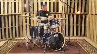 DW Collector's Maple Black Ice Drum Set - 20, 12, 16