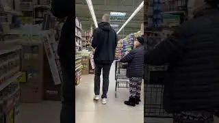 7ft tall Vs grocery store🫣 