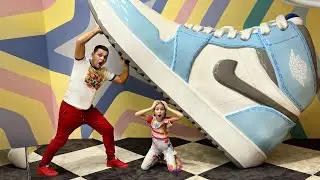 Sofia and fun adventures in the magical play center!