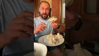 Хинкали - это лучшее блюдо грузинской кухни. Наслаждаемся в Батуми #батуми #грузия #batumi