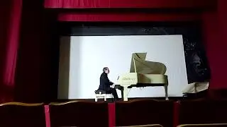 Шуман Арабеска исполняет Александр Осминин