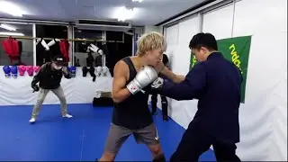 Kungfu Master Uses Iron Face Technique Against Professional Kickboxer (FULL STORY)