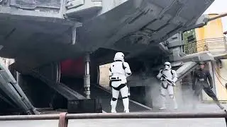 Kylo ren arrives at batuu