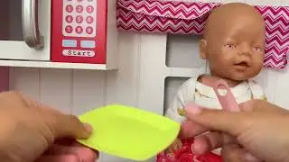 Беби Борн Эмили и Эмма  КАША на Завтрак