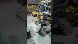 Dieser Mini-Bagger hebt einen GIGANTISCHEN Steinbrocken!
