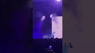 Sigue Bailandome - Eladio Carrión en vivo en Guatemala 2023