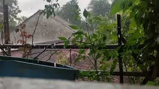 HUJAN YANG INDAH