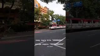 KERETA DI JALAN RAYA #shorts #keretaapi #viral