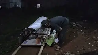 viral seorang pemuda berhubungan dengan pocong didalam keranda