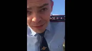 наглый мент на крузаке права давай