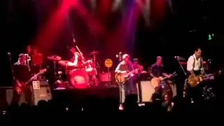 Social Distortion - Writing On The Wall