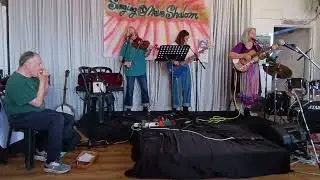 Acoustic Breezes - Rahel at Neve Shalom "Singing in Sharona"