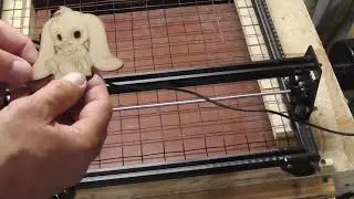 Она работает! Вытяжка для лазера.