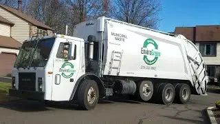Growling Mack LE McNeilus rear loader