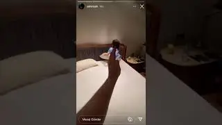 Şehinşah Oğlu İle Oyun Oynuyor