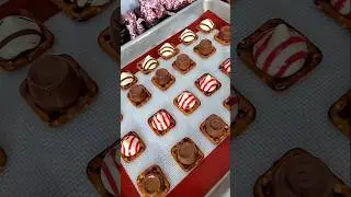 5-Minute Christmas Pretzel Hugs! | Easy Holiday Treats 🥨🎄 #holidayswithshorts