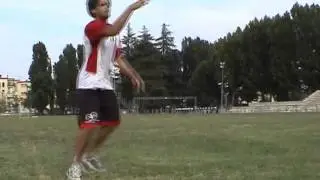 Frisbeepedia: Double Gitis/Flying Phlaud (Freestyle Disc How-to)
