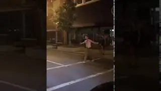 пьянь против вышибалы  Drunk dude tries to fight bouncer