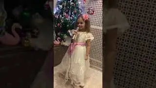 Ева 3 года поёт !  Кавер