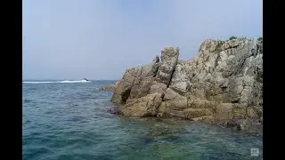 На морском берегу