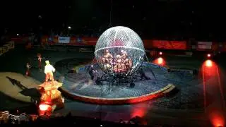Motorcycle Stunt - Globe of Steel 8 Riders