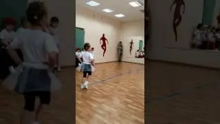 Открытый урок дефиле в школе моделей