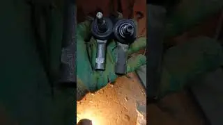 Замена пыльника на рулевой рейки Каризма ,Mitsubishi Carisma. И рулевого наконечника!