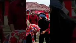 lomba makan pisang guys wkwkwk🤣🤣🤣