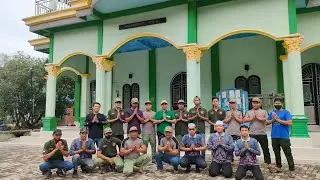 Gotong-royong Membersihkan Mesjid Satlinmas Desa bersama Kasi Trantib Kecamatan Paringin