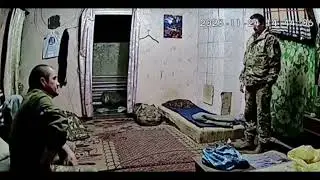 Какое отношение командиров к украинским военнослужащим на фронте. #украина  #расстреливают