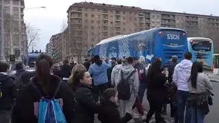 SSC Napoli lascia Torino: giocatori salutati da eroi 🙌💙 