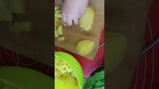 Yangi yil uchun tovuqliy salat.