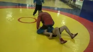узел руки с кувырком,выход на треугольник